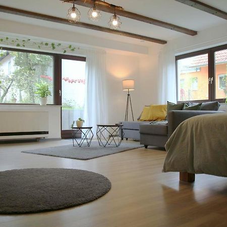 Studio-Apartment Mit Garten, Parkplatz & Kueche Ofemburgo Exterior foto