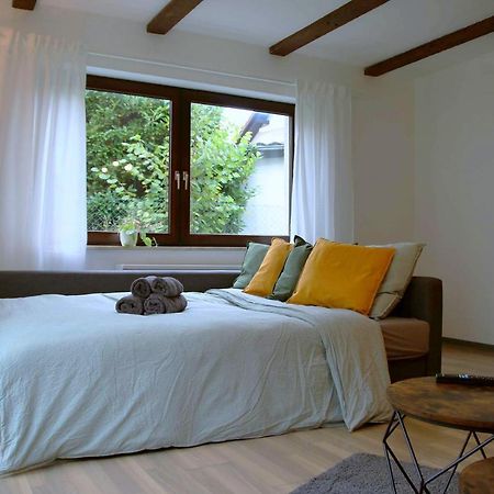 Studio-Apartment Mit Garten, Parkplatz & Kueche Ofemburgo Exterior foto